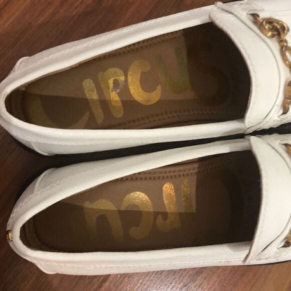 Circus Sam Edelman White loafer with gold hardware black chunky heel size 8.5. - Picture 3 of 9